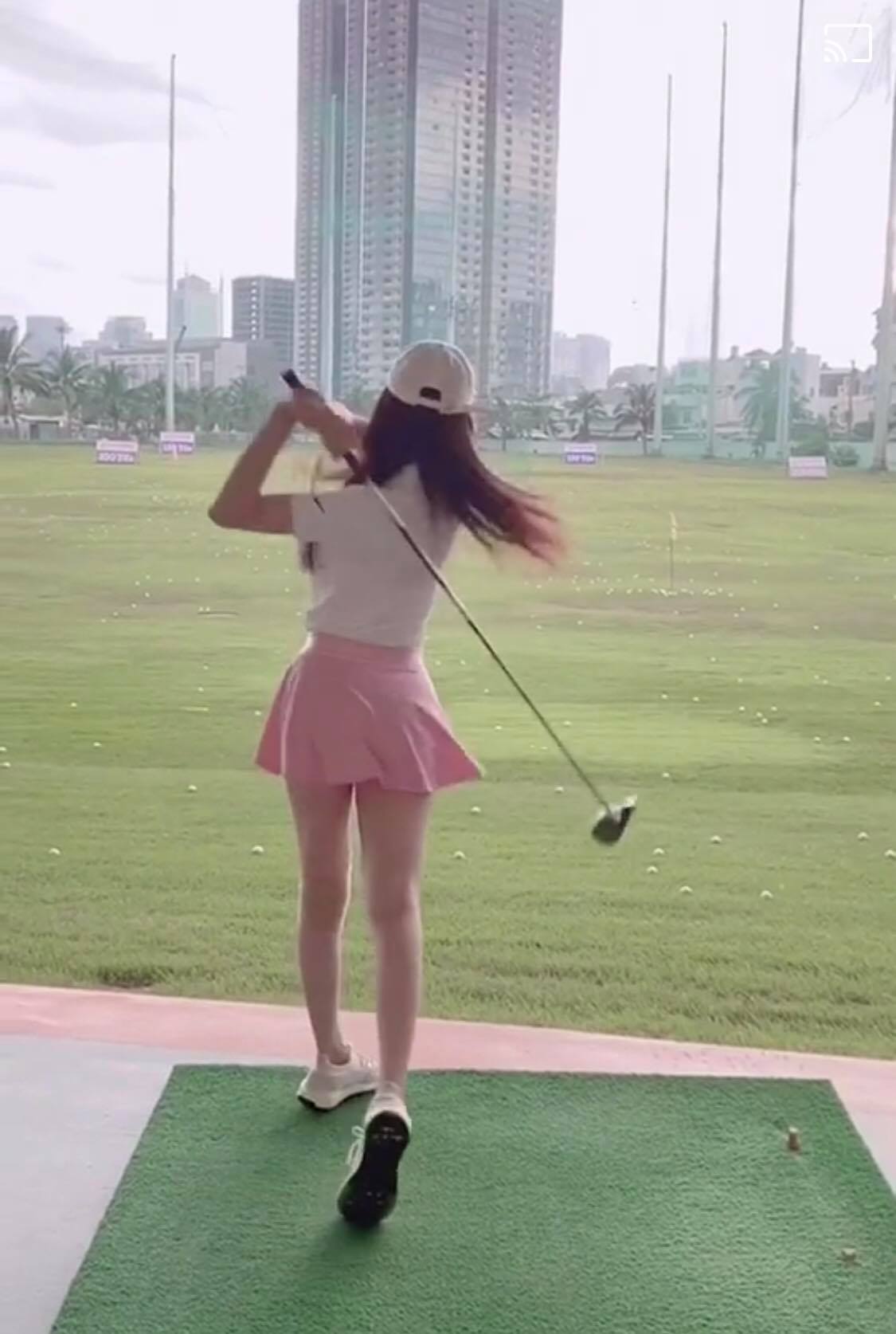 Áo cộc tay golf nữ YF278 và váy QZ053- Golfshark