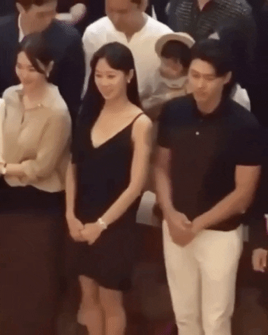 Dân tình "đào mộ" khoảnh khắc đáng yêu này của Hyun Bin, nhìn cũng đủ biết nam diễn viên muốn lấy vợ lắm rồi - Ảnh 1. Dân tình "đào mộ" khoảnh khắc đáng yêu này của Hyun Bin, nhìn cũng đủ biết nam diễn viên muốn lấy vợ lắm rồi - Ảnh 1.