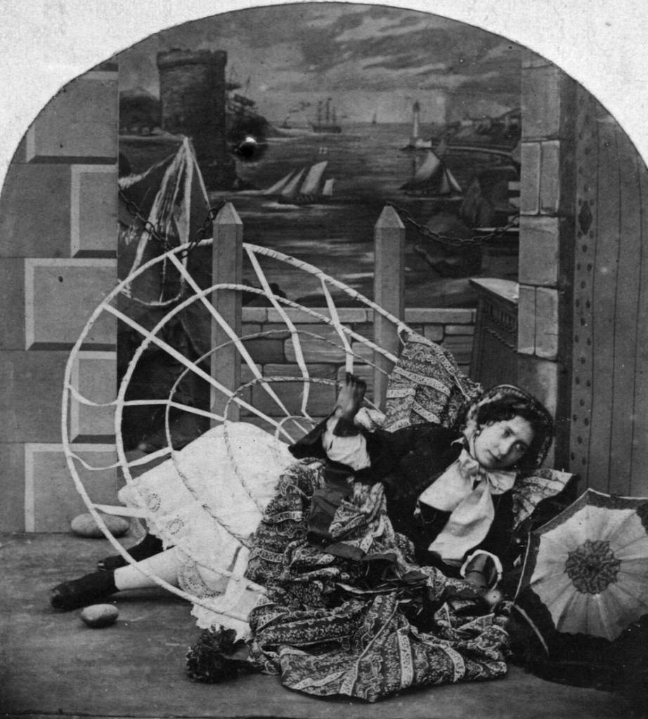 Thời Trang Nữ Victoria Muộn Váy Đi Bộ Những Năm 1890 Hình minh họa Sẵn có -  Tải xuống Hình ảnh Ngay bây giờ - iStock