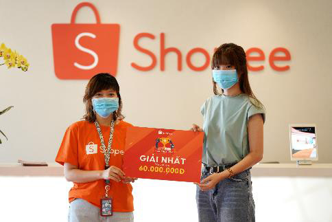 Đam mê livestream, nữ streamer 9X chiến thắng chương trình Vua Chốt Đơn của Shopee - Ảnh 1. Đam mê livestream, nữ streamer 9X chiến thắng chương trình Vua Chốt Đơn của Shopee - Ảnh 1.