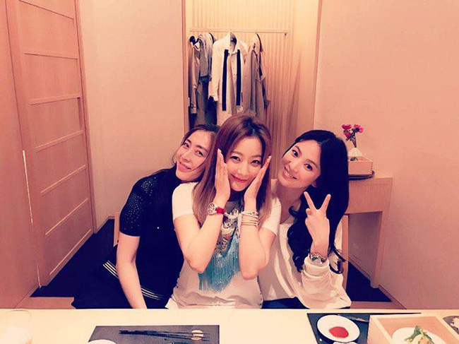 Những hội bạn thân sở hữu toàn gương mặt đình đám nhất nhì Kbiz: Son Ye Jin và Song Hye Kyo đều có được hội chị em toàn mỹ nhân - Ảnh 4.