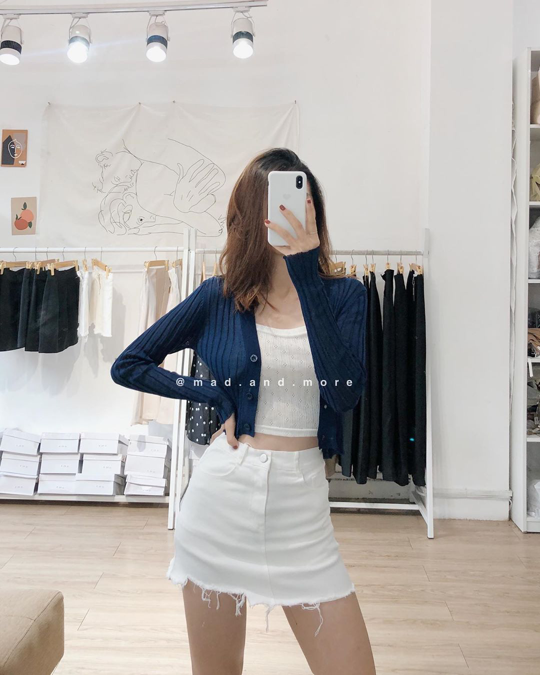 Cardigan dáng dài xưa rồi, chuẩn trend năm nay phải là cardigan lửng vừa hay ho lại vừa dễ mix đồ - Ảnh 5.