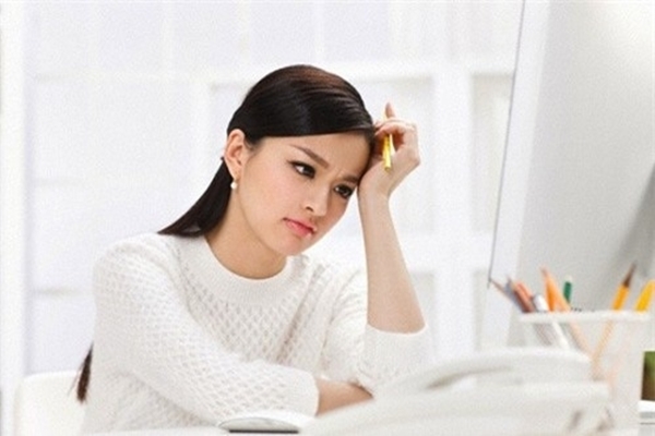 Đưa mẹ chồng đi khám bệnh thì gặp em chồng đang nhởn nhơ ngồi uống cà phê, tôi lên tiếng trách nào ngờ nhận lại thái độ bất ngờ từ chính người đang ngồi sau lưng mình - Ảnh 1. Đưa mẹ chồng đi khám bệnh thì gặp em chồng đang nhởn nhơ ngồi uống cà phê, tôi lên tiếng trách nào ngờ nhận lại thái độ bất ngờ từ chính người đang ngồi sau lưng mình - Ảnh 1.