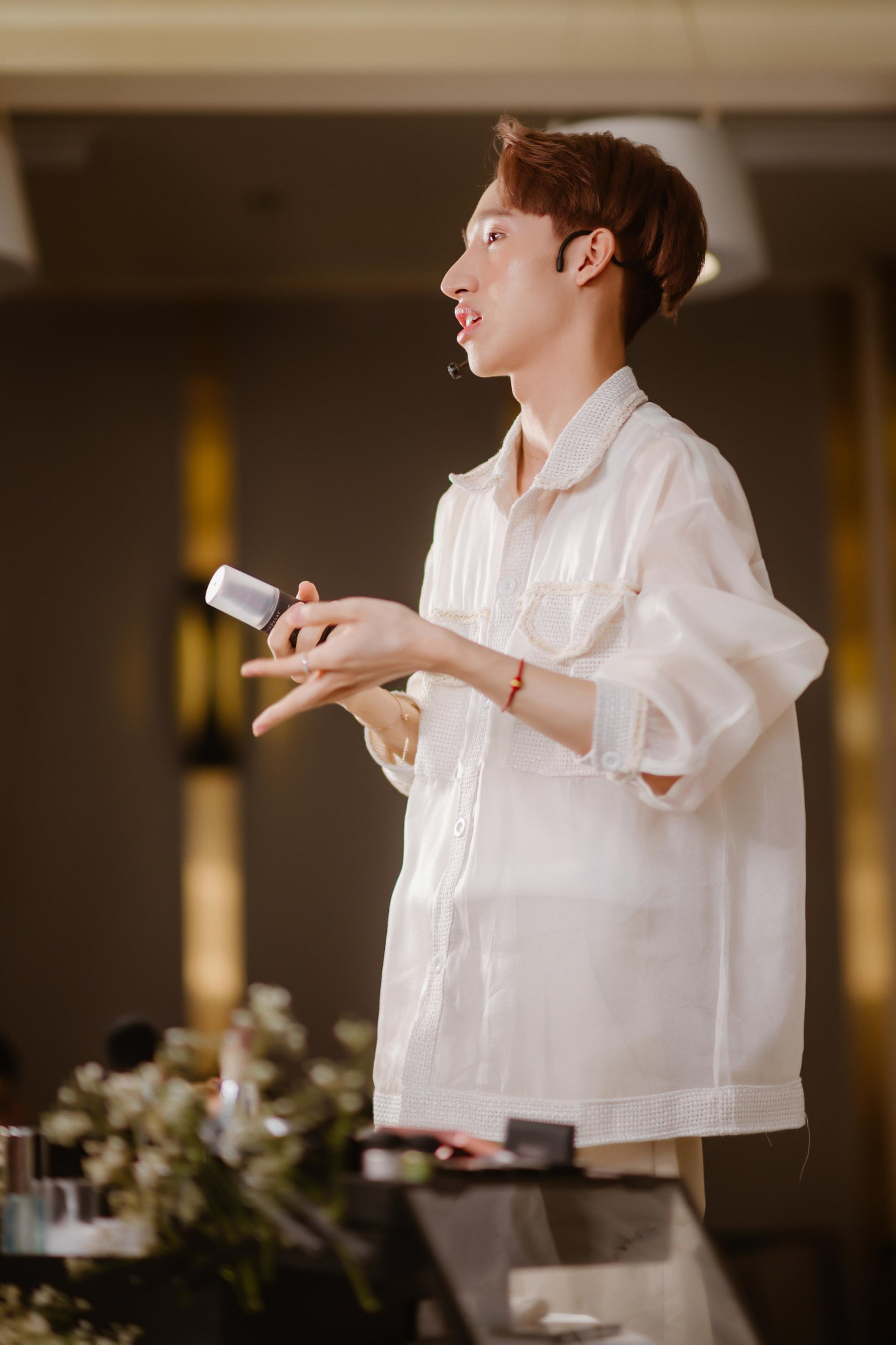 Nghề makeup - c&oacute; phải lựa chọn đ&uacute;ng đắn khi c&aacute;nh cổng đại học kh&eacute;p lại - Ảnh 2.