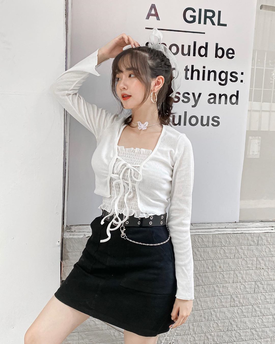 Jennie, Taeyeon đến Amee đều tích cực lăng xê cardigan buộc dây, không muốn tụt hậu thì các nàng hãy sắm ngay - Ảnh 13. Jennie, Taeyeon đến Amee đều tích cực lăng xê cardigan buộc dây, không muốn tụt hậu thì các nàng hãy sắm ngay - Ảnh 13.