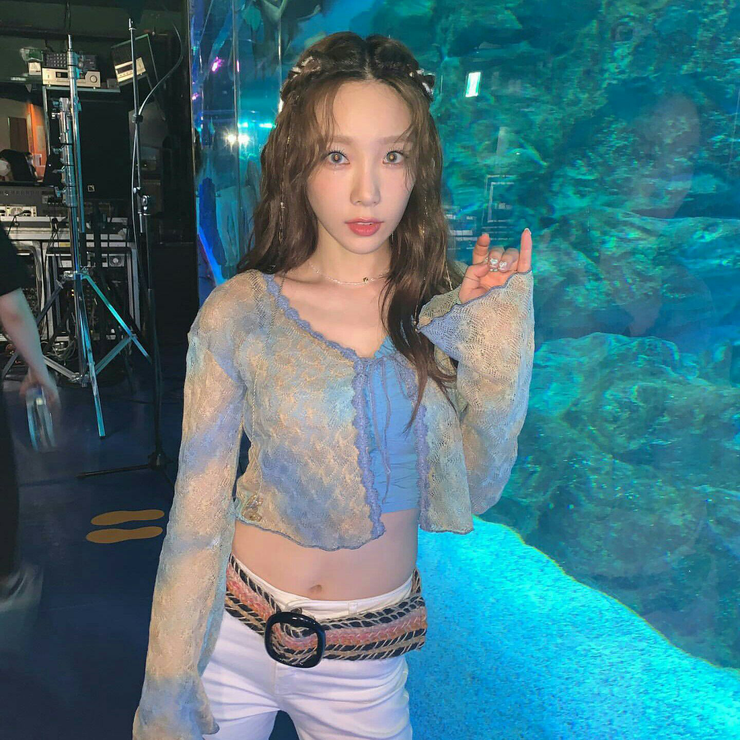 Jennie, Taeyeon đến Amee đều tích cực lăng xê cardigan buộc dây, không muốn tụt hậu thì các nàng hãy sắm ngay - Ảnh 2. Jennie, Taeyeon đến Amee đều tích cực lăng xê cardigan buộc dây, không muốn tụt hậu thì các nàng hãy sắm ngay - Ảnh 2.