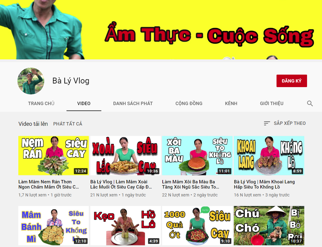 Kênh YouTube bà Lý Vlog vừa "đạo nhái" vừa cà khịa bà Tân Vlog sau sự cố nồi cháo gà nguyên lông, bị dân mạng bức xúc đòi tẩy chay nên vội xóa video - Ảnh 1. Kênh YouTube bà Lý Vlog vừa "đạo nhái" vừa cà khịa bà Tân Vlog sau sự cố nồi cháo gà nguyên lông, bị dân mạng bức xúc đòi tẩy chay nên vội xóa video - Ảnh 1.