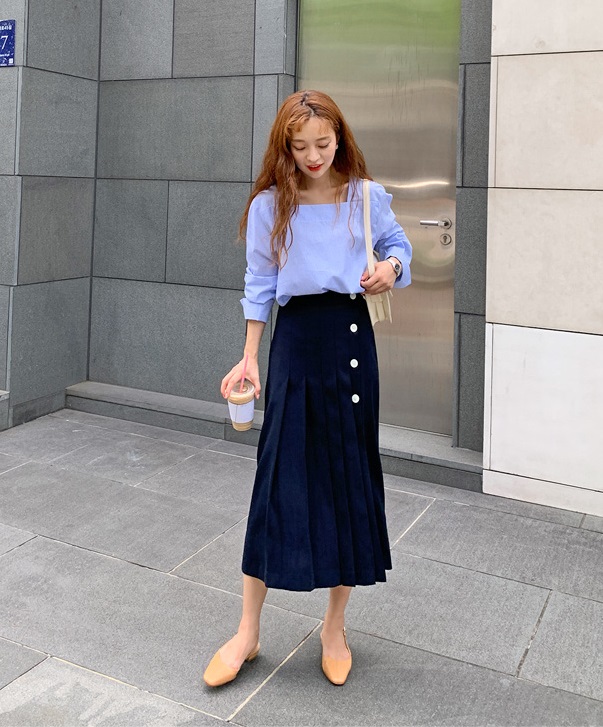 Áo blouse trơn màu đúng là chân ái của nàng công sở, có đến 10 cách diện mà cách nào cũng sang xịn hết cỡ - Ảnh 3. Áo blouse trơn màu đúng là chân ái của nàng công sở, có đến 10 cách diện mà cách nào cũng sang xịn hết cỡ - Ảnh 3.