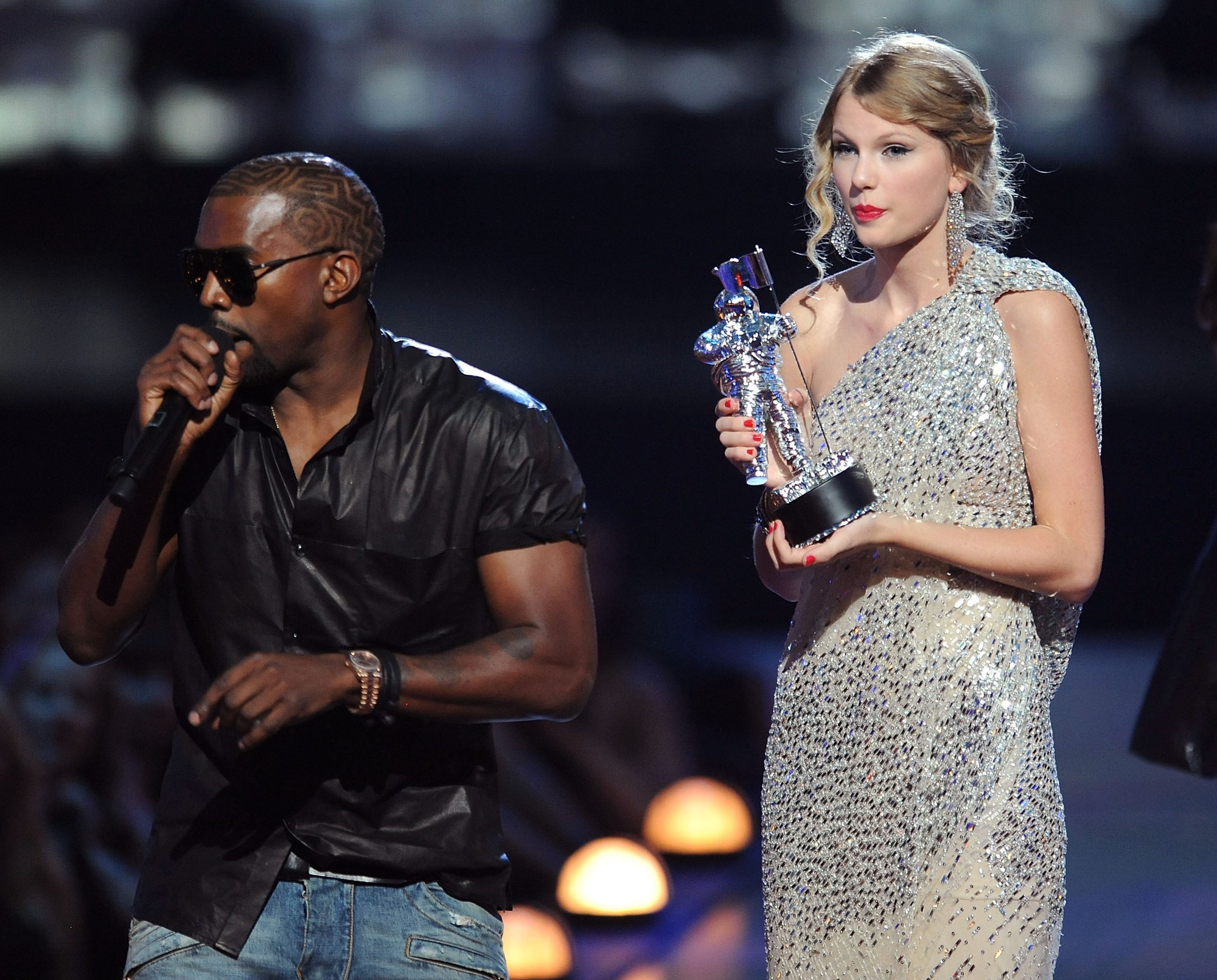 SỐC: Kanye West điên cuồng đăng clip đi tiểu lên cúp Grammy kèm 168 bài đăng khủng bố Twitter suốt 5 tiếng rạng sáng nay - Ảnh 6.