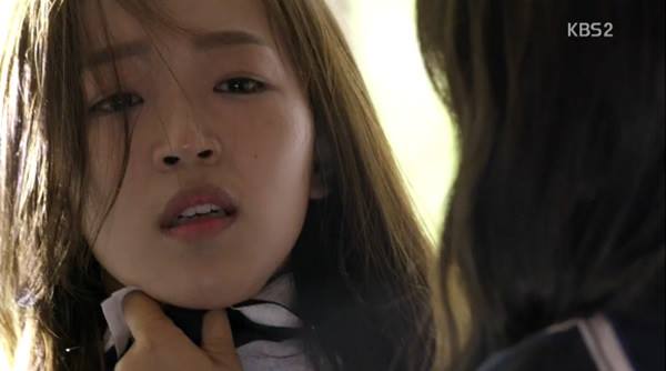Kim So Hyun và bộ phim lấy đề tài bạo lực học đường đến mức phải chọn cái chết và màn vực dậy sau biến cố - Ảnh 7. Kim So Hyun và bộ phim lấy đề tài bạo lực học đường đến mức phải chọn cái chết và màn vực dậy sau biến cố - Ảnh 7.