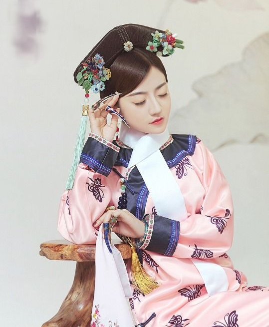 Chuyện về nữ nhân suýt trở thành phi tần nhà Thanh, vì Hoàng đế băng hà nên được gả cho người khác rồi hạ sinh 13 người con - Ảnh 1. Chuyện về nữ nhân suýt trở thành phi tần nhà Thanh, vì Hoàng đế băng hà nên được gả cho người khác rồi hạ sinh 13 người con - Ảnh 1.