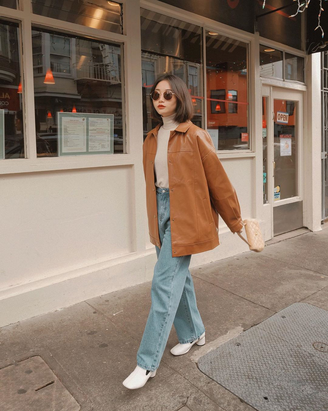 Chỉ là 2 dáng áo len cơ bản nhưng lại có sức mạnh cải thiện style ghê gớm, có đủ thì bạn khỏi lo mỗi sáng mặc gì - Ảnh 7. Chỉ là 2 dáng áo len cơ bản nhưng lại có sức mạnh cải thiện style ghê gớm, có đủ thì bạn khỏi lo mỗi sáng mặc gì - Ảnh 7.