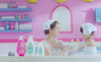 Cưng “xỉu” trước điệu nhảy của Bé An An trong đoạn clip “Vũ điệu Xoa Xoa” mới - Ảnh 5. Cưng “xỉu” trước điệu nhảy của Bé An An trong đoạn clip “Vũ điệu Xoa Xoa” mới - Ảnh 5.