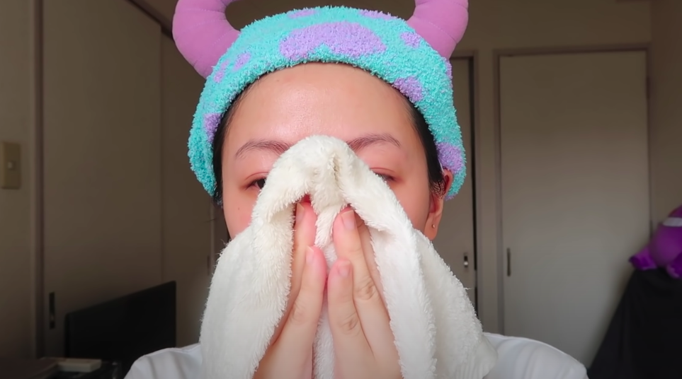 Beauty blogger người Nhật bật mí cách trị mụn đầu đen ngay từ bước rửa mặt: Cách nặn hay lột mụn đều &quot;phá hủy&quot; làn da nên chị em phải tránh tuyệt đối - Ảnh 5.