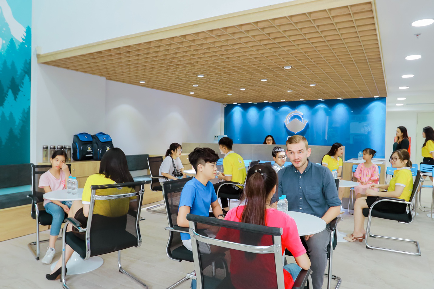 Chọn nơi học tiếng Anh l&acirc;u d&agrave;i cho con: Sao năm n&agrave;o mẹ cũng đau đầu! - Ảnh 2.