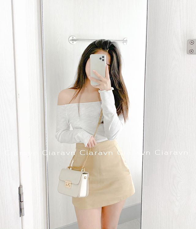 Áo trễ vai vẫn "hot hòn họt", sắm 9 mẫu này đi chơi Trung thu thì chuẩn khỏi chỉnh - Ảnh 4. Áo trễ vai vẫn "hot hòn họt", sắm 9 mẫu này đi chơi Trung thu thì chuẩn khỏi chỉnh - Ảnh 4.