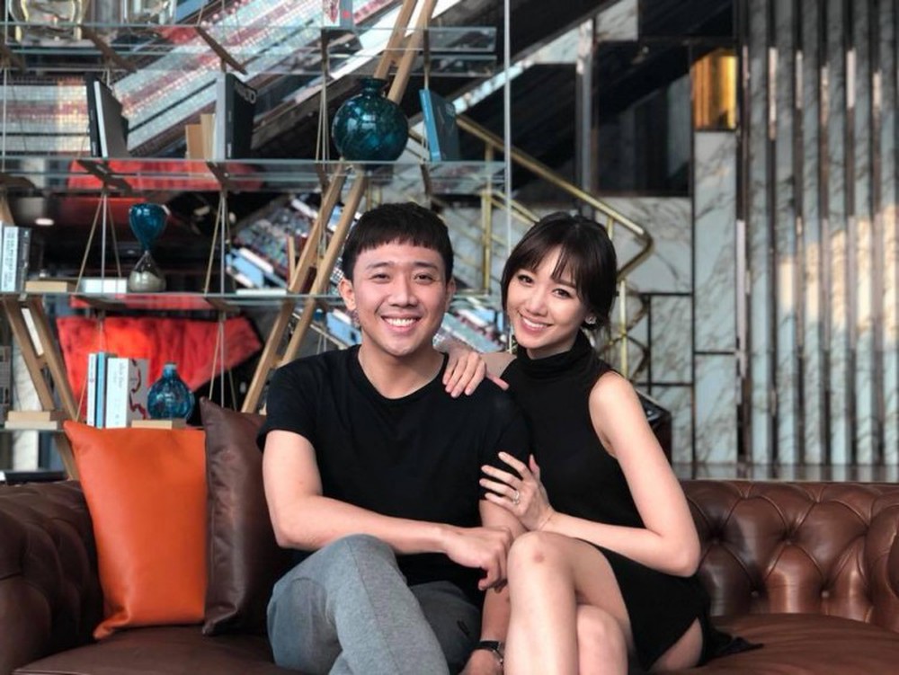 Lại chuyện dáng ngồi khi diện váy ngắn: Bảo Thy, Hương Giang suýt hớ hênh, ngồi thế nào cho thật tinh tế cũng là một kỹ năng - Ảnh 3. Lại chuyện dáng ngồi khi diện váy ngắn: Bảo Thy, Hương Giang suýt hớ hênh, ngồi thế nào cho thật tinh tế cũng là một kỹ năng - Ảnh 3.