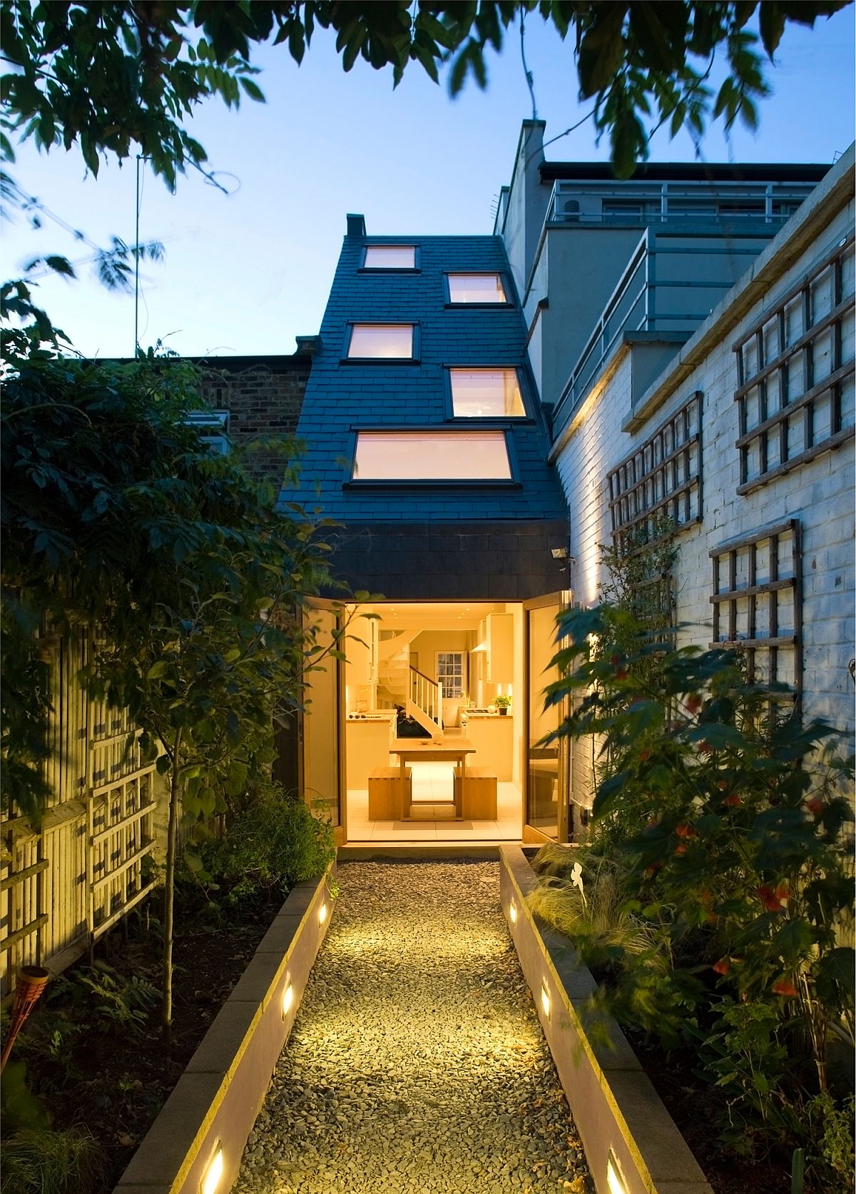 beautiful-and-innovative-home-in-london-is-one-of-the-slimmest-on-the-planet-18278-16013550367231153140928.jpg