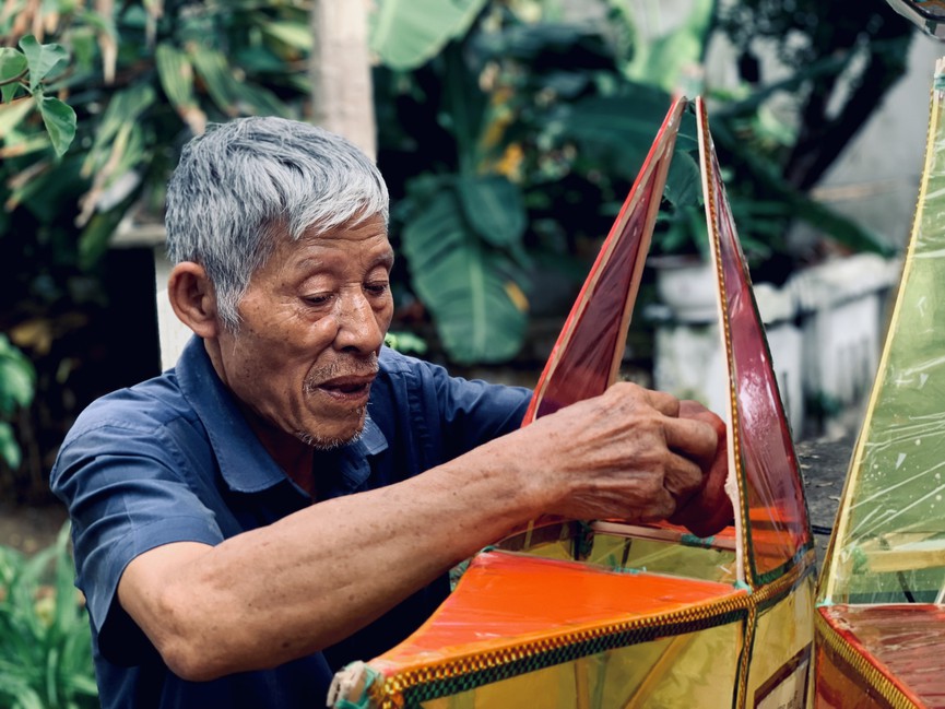 Người giữ 'hồn' Trung thu xưa giữa lòng thành phố - Ảnh 2. Người giữ 'hồn' Trung thu xưa giữa lòng thành phố - Ảnh 2.