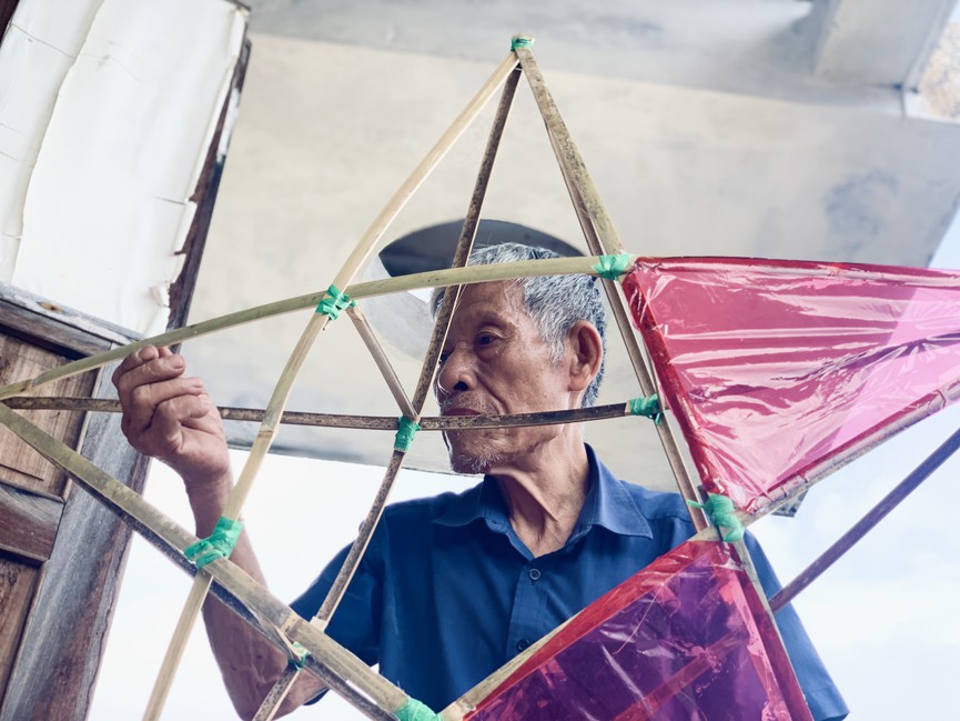 Người giữ 'hồn' Trung thu xưa giữa lòng thành phố - Ảnh 13. Người giữ 'hồn' Trung thu xưa giữa lòng thành phố - Ảnh 13.