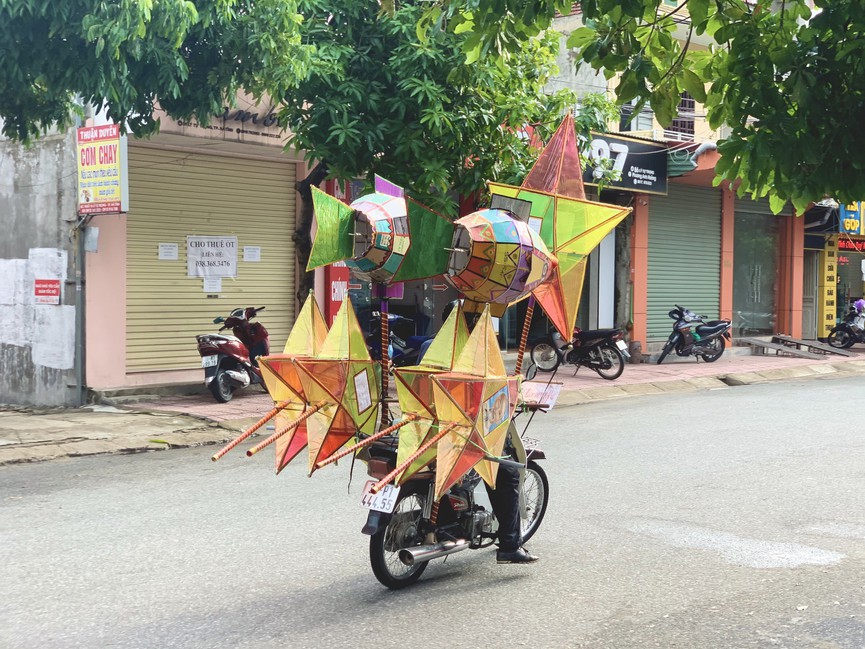 Người giữ 'hồn' Trung thu xưa giữa lòng thành phố - Ảnh 16. Người giữ 'hồn' Trung thu xưa giữa lòng thành phố - Ảnh 16.