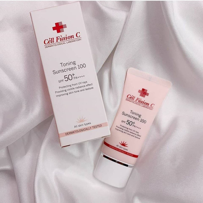 Phương Ly makeup hàng ngày chỉ 2 bước, muốn da khỏe đẹp ít kích ứng thì các nàng nên học theo - Ảnh 10. Phương Ly makeup hàng ngày chỉ 2 bước, muốn da khỏe đẹp ít kích ứng thì các nàng nên học theo - Ảnh 10.