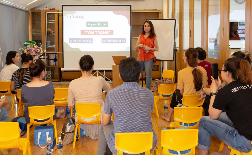 Điều gì trong Làm mẹ rất vui của Parent Coach Tú Anh Nguyễn khiến độc giả thích thú? - Ảnh 3. Điều gì trong Làm mẹ rất vui của Parent Coach Tú Anh Nguyễn khiến độc giả thích thú? - Ảnh 3.
