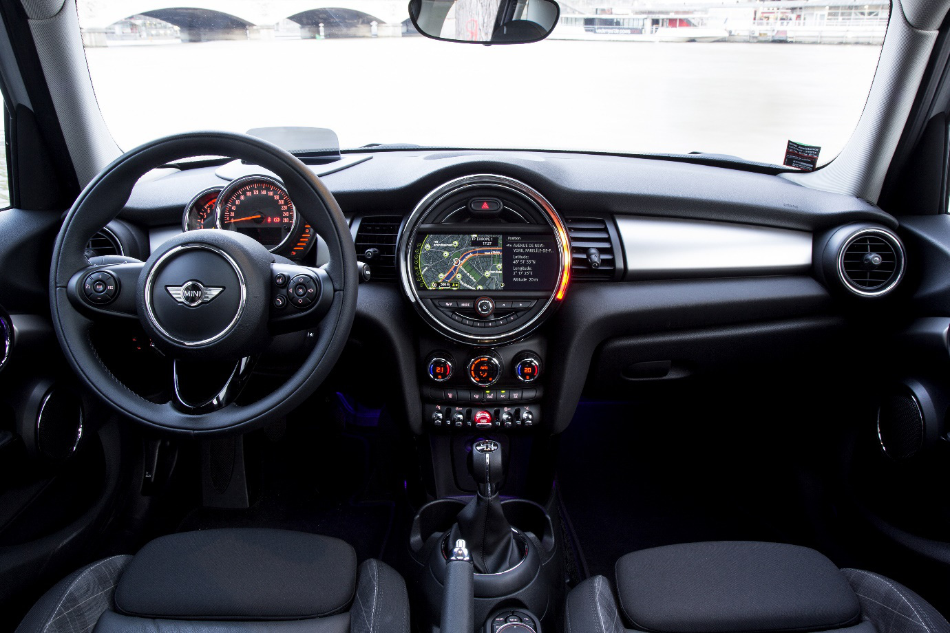 MINI Cooper S 5 Cửa - xe sang cá tính và thời trang - Ảnh 4. MINI Cooper S 5 Cửa - xe sang cá tính và thời trang - Ảnh 4.