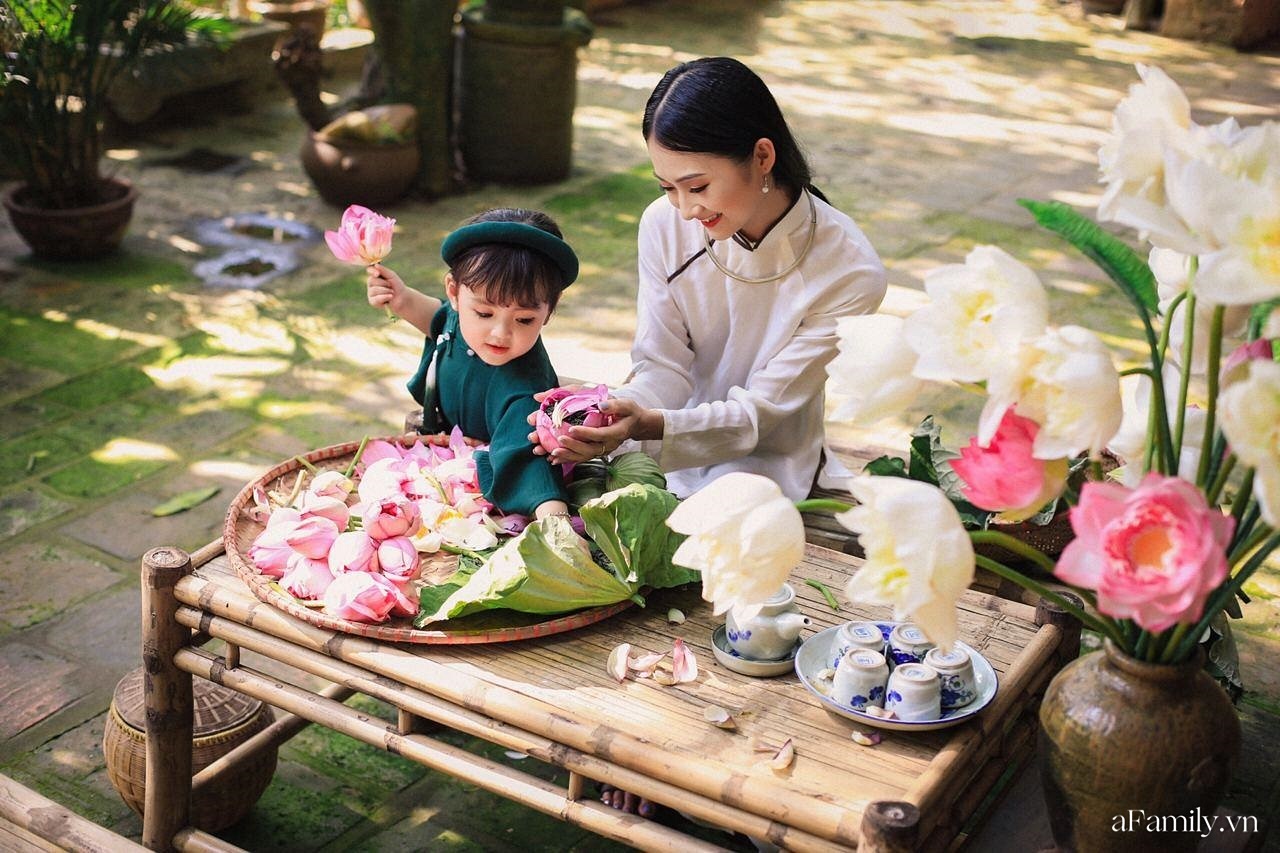 Nghỉ ở nhà mùa dịch, mẫu nhí 3 tuổi có cát xê cao nhất nhì Hà thành vẫn có thu nhập "khủng" nhờ chụp ảnh tại gia - Ảnh 4.