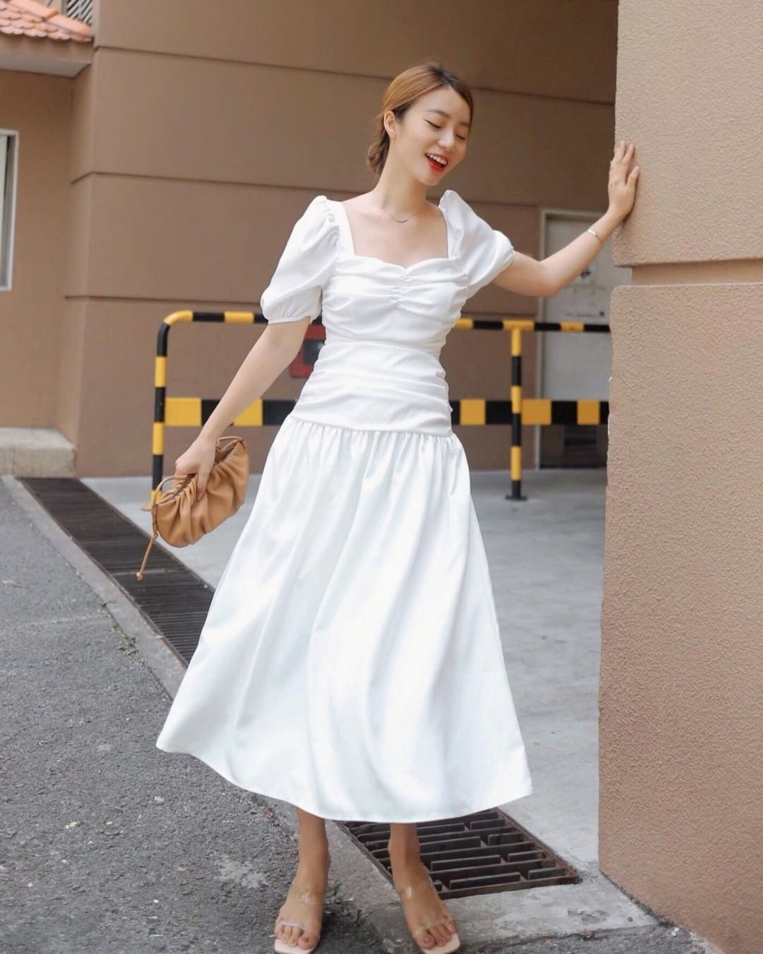 Váy trắng đơn giản mà cực điệu | Shopee Việt Nam