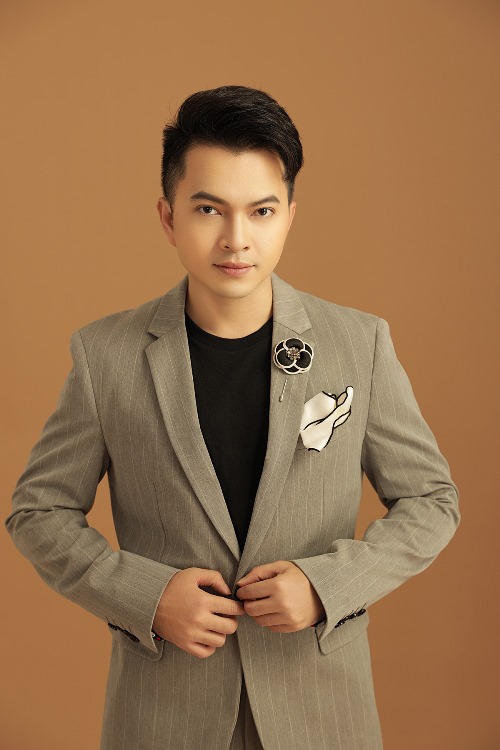 Quý Bình trở lại âm nhạc trong liveshow của Trúc Thy sau thời gian vắng bóng  - Ảnh 2.
