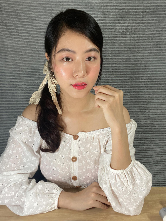 Từ da siêu nhạy cảm, nổi mụn tùm lum, cô bạn đã tìm ra bí kíp vàng trị mụn hết sạch, lỗ chân lông nhỏ xíu - Ảnh 2. Từ da siêu nhạy cảm, nổi mụn tùm lum, cô bạn đã tìm ra bí kíp vàng trị mụn hết sạch, lỗ chân lông nhỏ xíu - Ảnh 2.