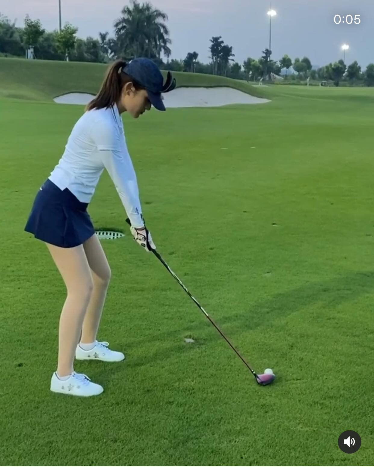 Sân golf hóa đấu trường đọ body trá hình của mỹ nhân Vbiz: Hương Giang cực nuột bên Matt Liu, Hoa hậu, Á hậu so kè quá căng - Ảnh 5.