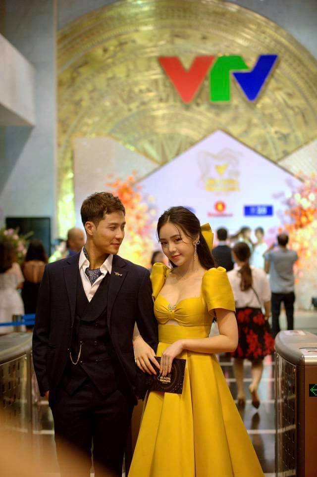 Đen như Xuân Nghị, vừa được vinh danh Nam chính ấn tượng nhất VTV Awards đã bị fan Thanh Sơn khủng bố ầm ĩ mạng xã hội - Ảnh 2.