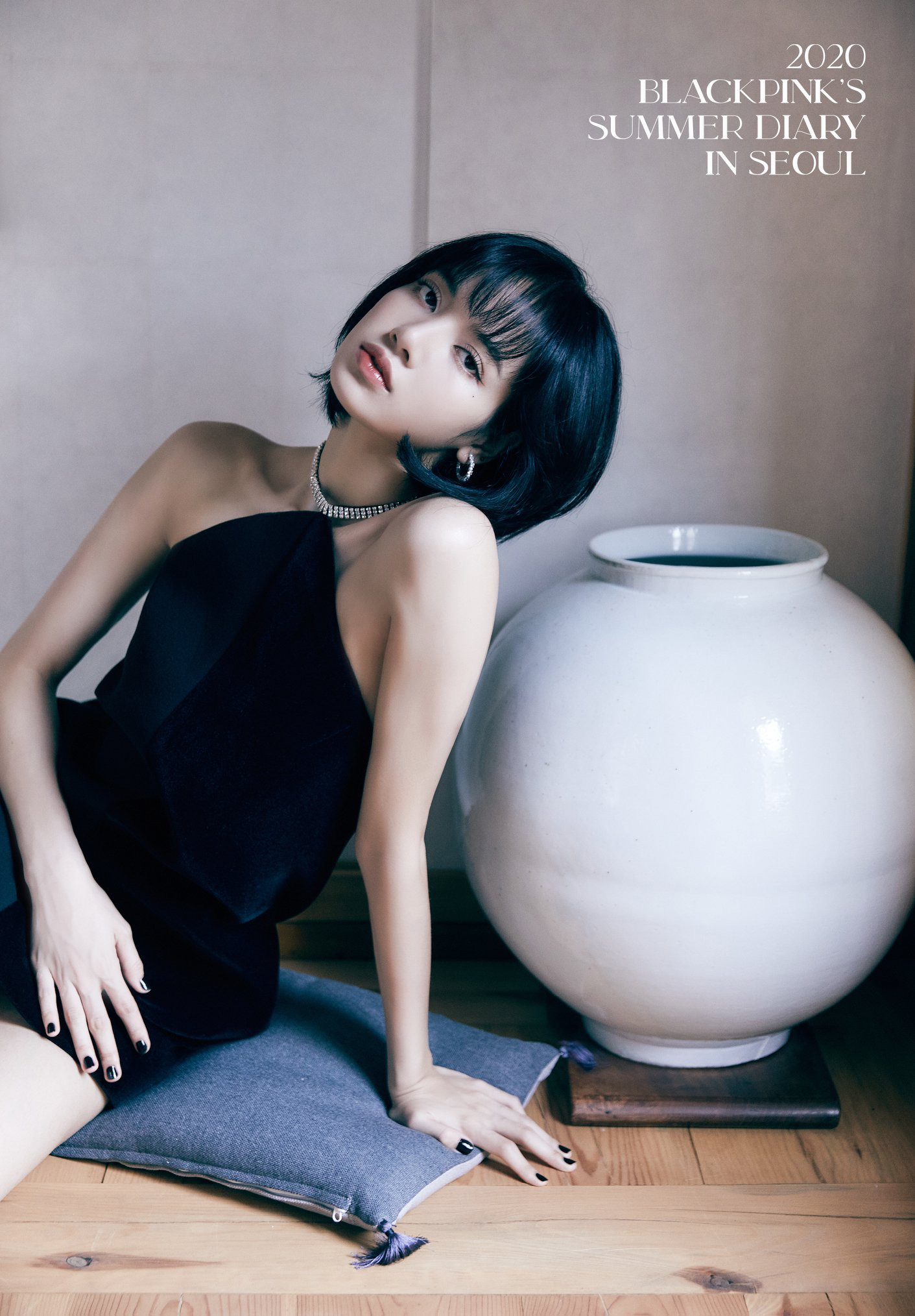 Suboi bất ngờ đụng độ Lisa: Nữ hoàng Rap Việt da nâu bao ngầu, Lisa da trắng nõn kiêu sa - Ảnh 3.