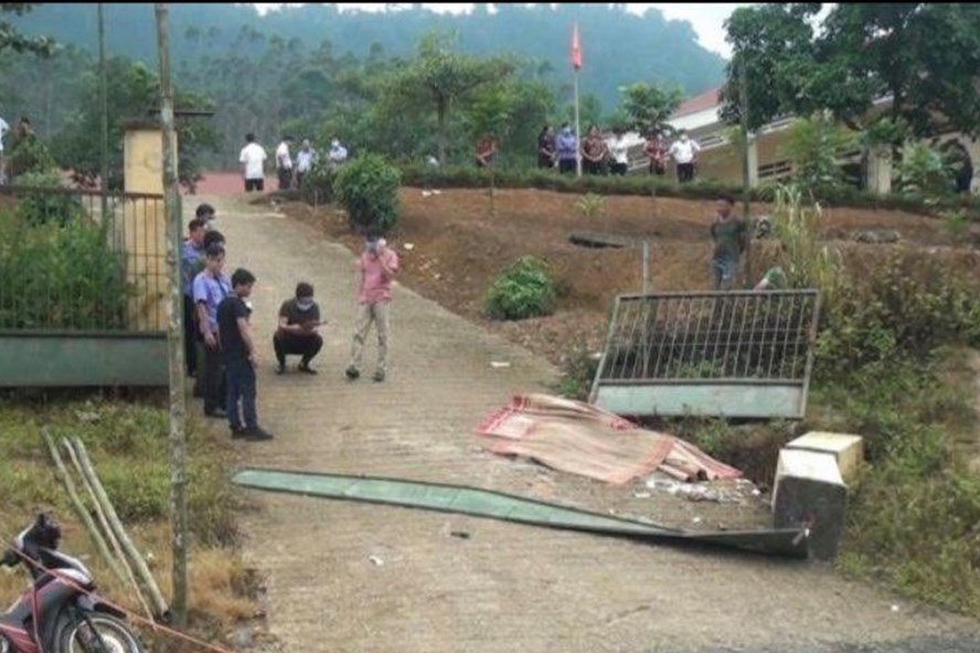 Thủ tướng chỉ đạo nóng vụ sập cổng trường khiến 6 học sinh thương vong ở Lào Cai - Ảnh 1.
