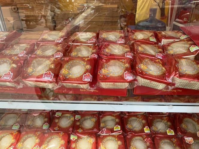 10 kiot b&aacute;nh Trung thu 'chen ch&acirc;n' đoạn phố 100m, chung cảnh đ&igrave;u hiu - Ảnh 3.
