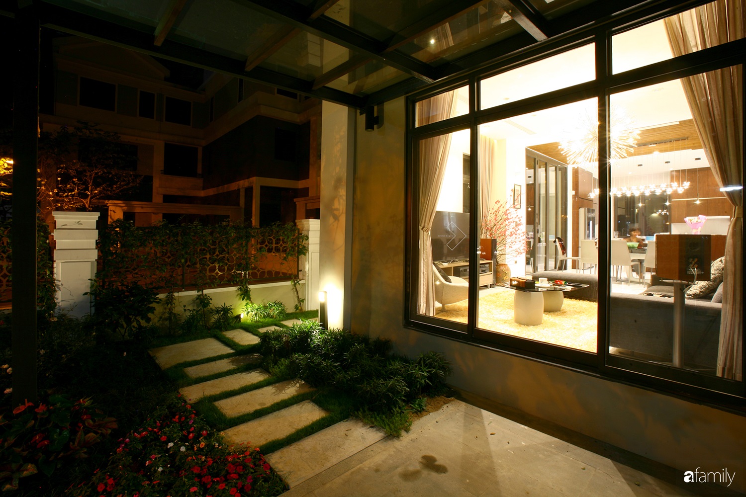 starlake-villa-1-2-15996433021521463584260.jpg