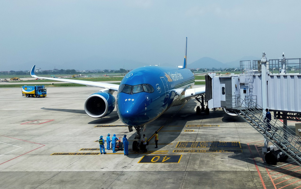 Thủ tướng: Hạn chế tối đa chuyến bay đưa người nhập cảnh từ nay đến Tết nguyên đán - Ảnh 1. Thủ tướng: Hạn chế tối đa chuyến bay đưa người nhập cảnh từ nay đến Tết nguyên đán - Ảnh 1.