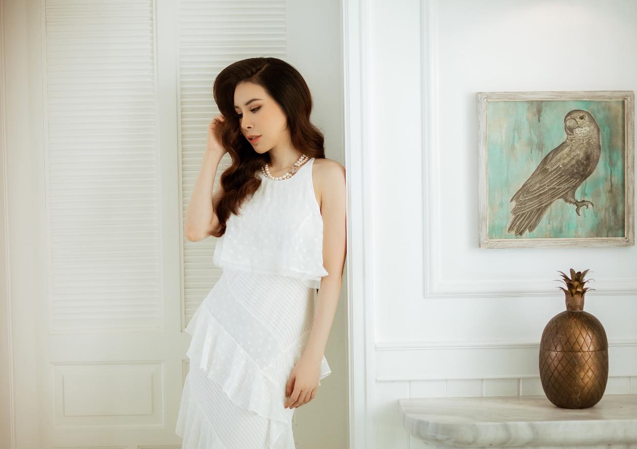 Hoa hậu Áo dài Hoàng Dung thử thách 100 ngày 100 Outfits hàng hiệu - Ảnh 1. Hoa hậu Áo dài Hoàng Dung thử thách 100 ngày 100 Outfits hàng hiệu - Ảnh 1.