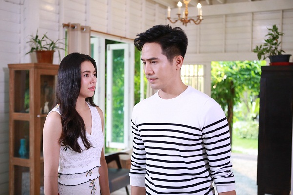 Chồng khinh thường nói với bạn: "Nó 40 tuổi rồi đố dám rời tao ra", vợ lập tức có câu trả lời khiến anh ta biến sắc