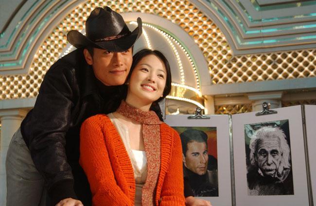 Bộ ảnh Song Hye Kyo và Lee Byung Hun ngọt ngào bên nhau hot trở lại sau 18 năm, fan bồi hồi về 1 mối tình quá điên dại - Ảnh 6.