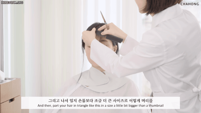 Hair stylist nổi tiếng Hàn Quốc hướng dẫn cách tự cắt tóc mái thưa chỉ với 4 bước, xinh xẻo và làm nhỏ mặt cực đỉnh - Ảnh 1.