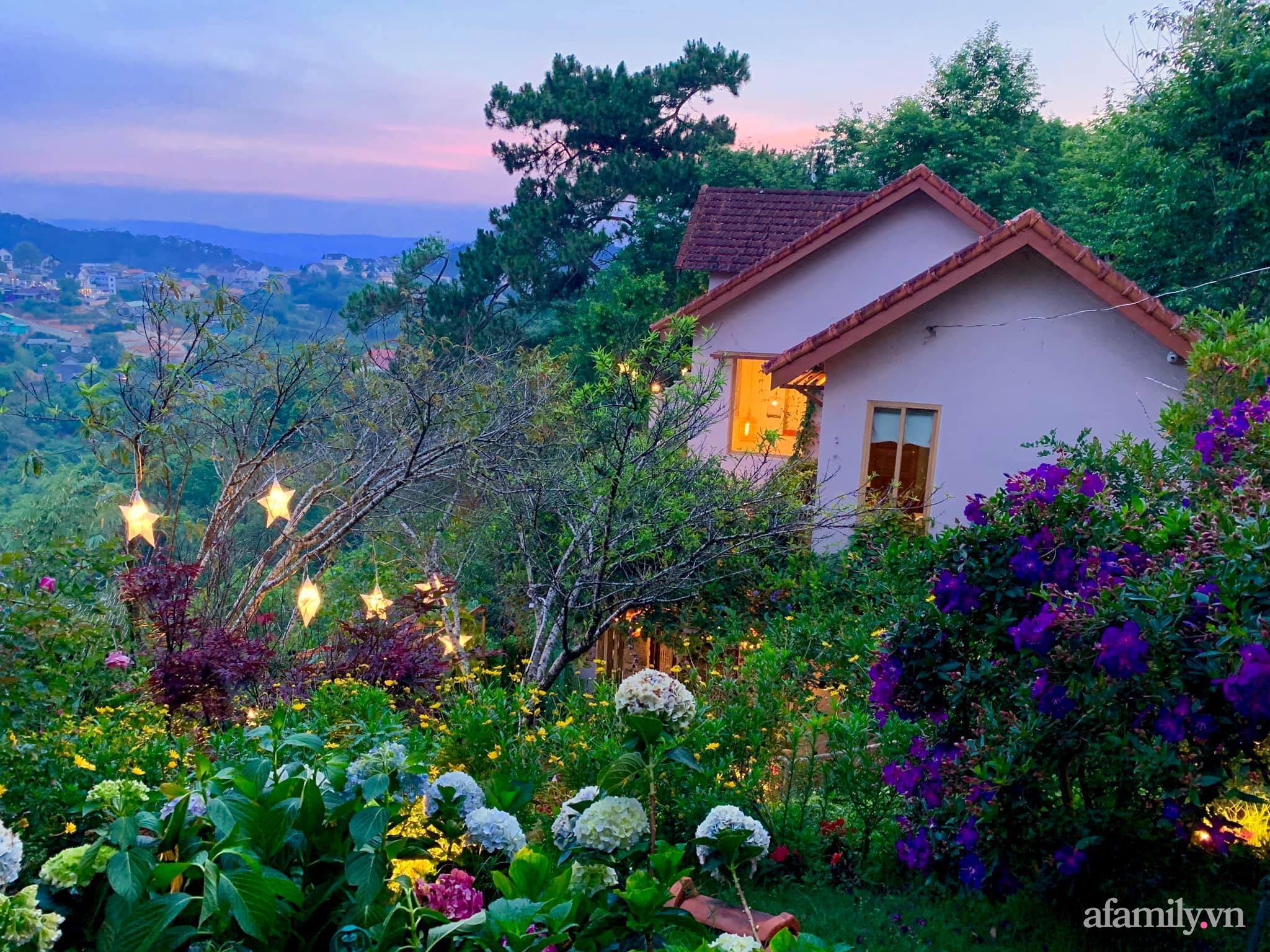 Ngôi nhà nhỏ yên bình sở hữu khu vườn đẹp như xứ sở thần tiên giữa ...