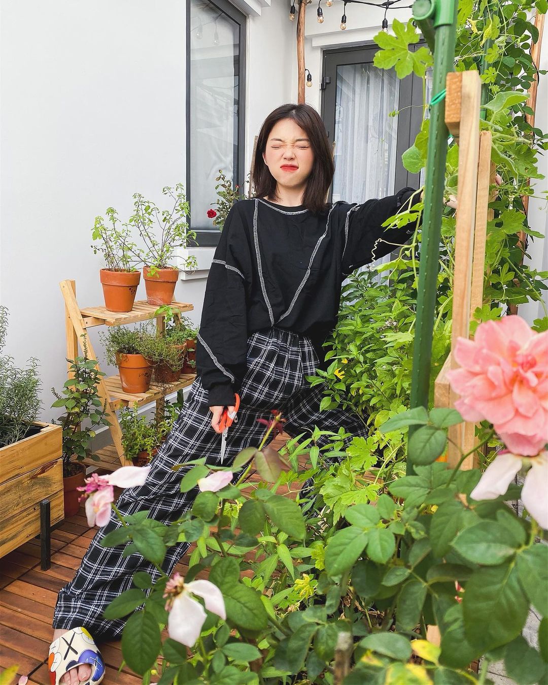 Linh Ngọc Đàm đổi kiểu tóc là "thay máu" luôn style, trông hiền và nhã hơn trước bao nhiêu - Ảnh 10. Linh Ngọc Đàm đổi kiểu tóc là "thay máu" luôn style, trông hiền và nhã hơn trước bao nhiêu - Ảnh 10.