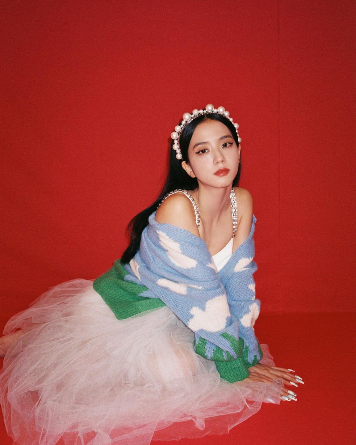 Đúng là "idol đẹp như Hoa hậu": Jisoo lấn át Nhiệt Ba khi đụng hàng, còn khơi lại vụ diện đồ nhái của Lan Ngọc - Ảnh 2. Đúng là "idol đẹp như Hoa hậu": Jisoo lấn át Nhiệt Ba khi đụng hàng, còn khơi lại vụ diện đồ nhái của Lan Ngọc - Ảnh 2.