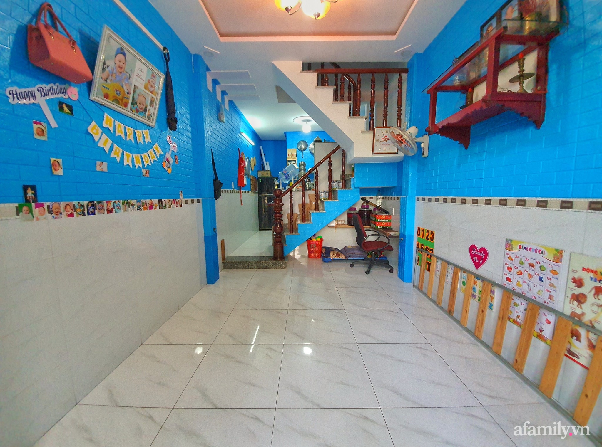 Nhà trong ngõ 27m² decor siêu gọn nhờ sắp xếp không gian khoa học của ông bố trẻ Sài Gòn - Ảnh 1.