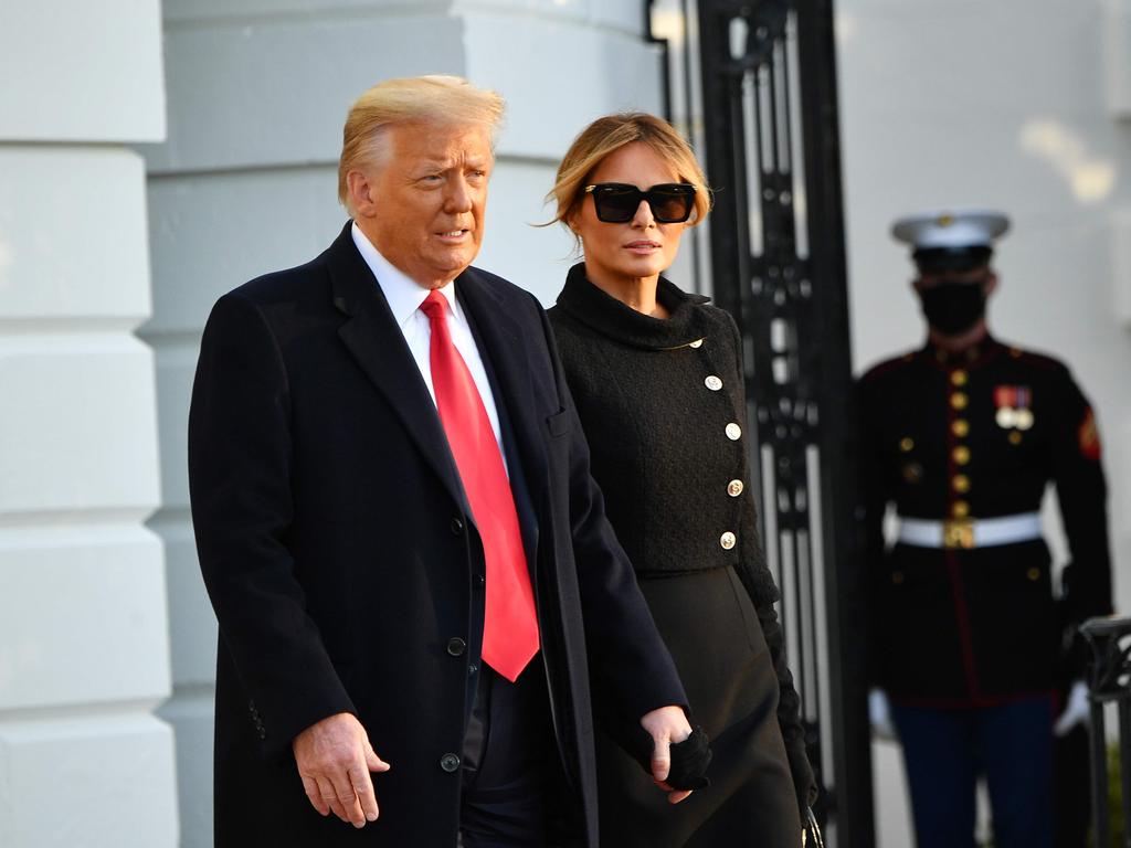 Rời Nhà Trắng, bà Melania Trump "chơi lớn" với set đồ giá trị bằng cả căn nhà nhưng vẫn gây khó hiểu vì một chi tiết - Ảnh 6. Rời Nhà Trắng, bà Melania Trump "chơi lớn" với set đồ giá trị bằng cả căn nhà nhưng vẫn gây khó hiểu vì một chi tiết - Ảnh 6.