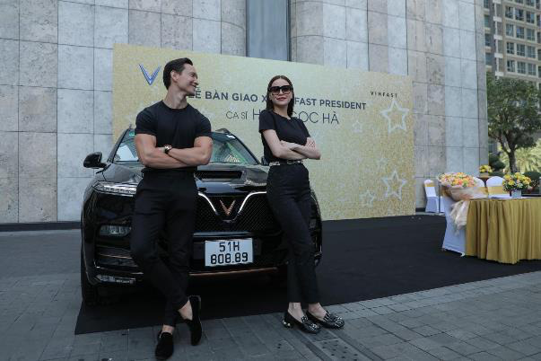 Tin tưởng thương hiệu xe Việt, Hà Hồ - Kim Lý mua liền 5 chiếc VinFast làm quà tặng người thân - Ảnh 6.