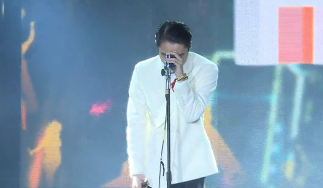Sơn Tùng M-TP nói "Thương em" thì Thiều Bảo Trâm có MV "Thương anh", dáng chuẩn mặt xinh thế này cơ mà - Ảnh 1. Sơn Tùng M-TP nói "Thương em" thì Thiều Bảo Trâm có MV "Thương anh", dáng chuẩn mặt xinh thế này cơ mà - Ảnh 1.